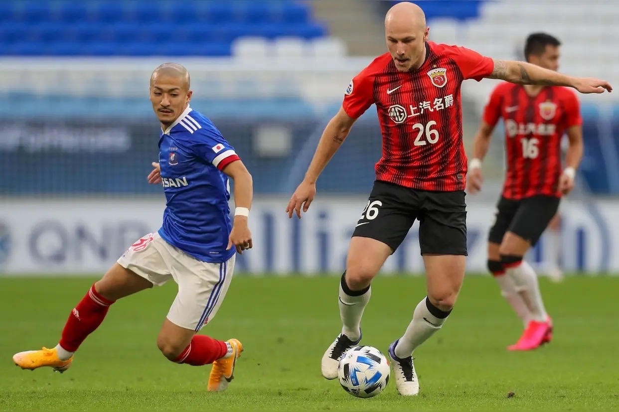 上港将面对富力进行激烈争夺 上港将面对富力进行激烈争夺