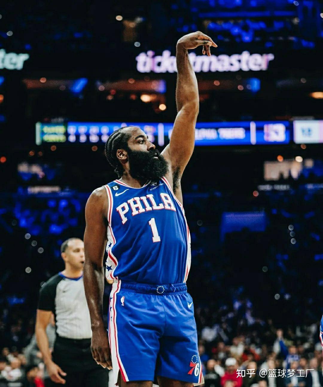 包含琼斯抢断绝杀，雄鹿逆转击败开拓者终结两连败的词条