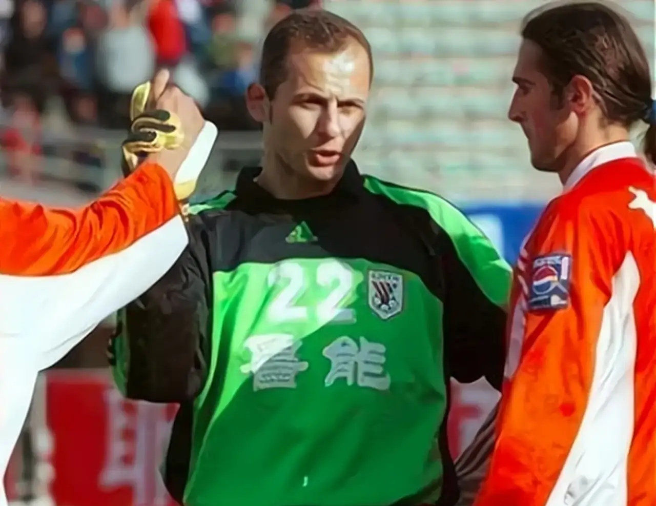 包含上海海港外援胡尔克确认离队,中超生涯告一段落的词条 包含上海海港外援胡尔克确认离队,中超生涯告一段落的词条