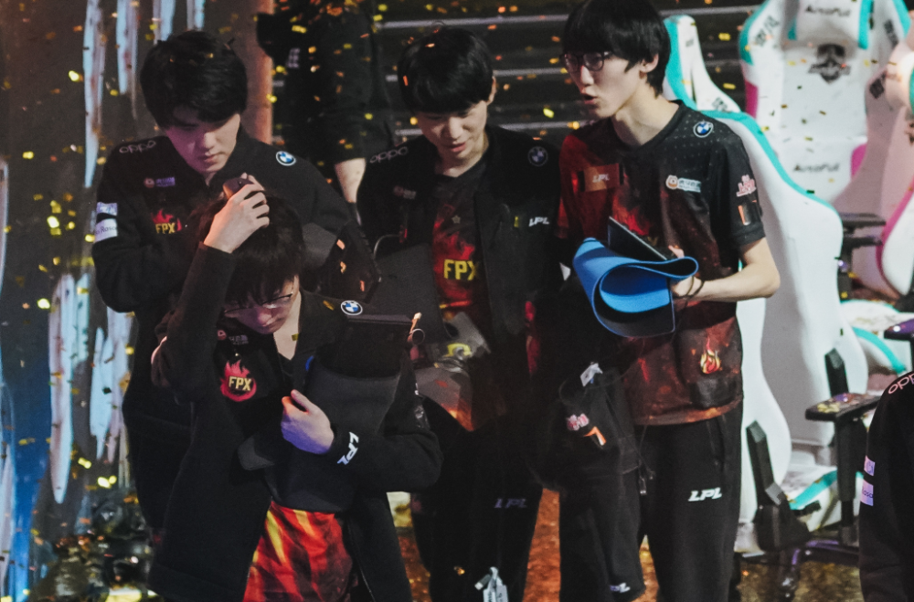 关于LGD血洗100T，Doinb拿下关键大龙激烈交锋半决赛，留下经典瞬间的信息