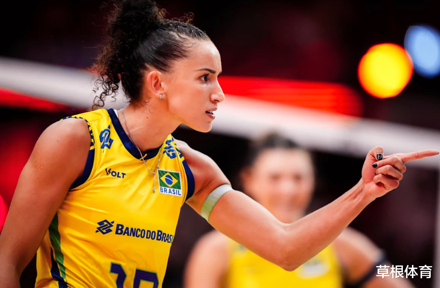 巴西力克意大利，加维制霸全场