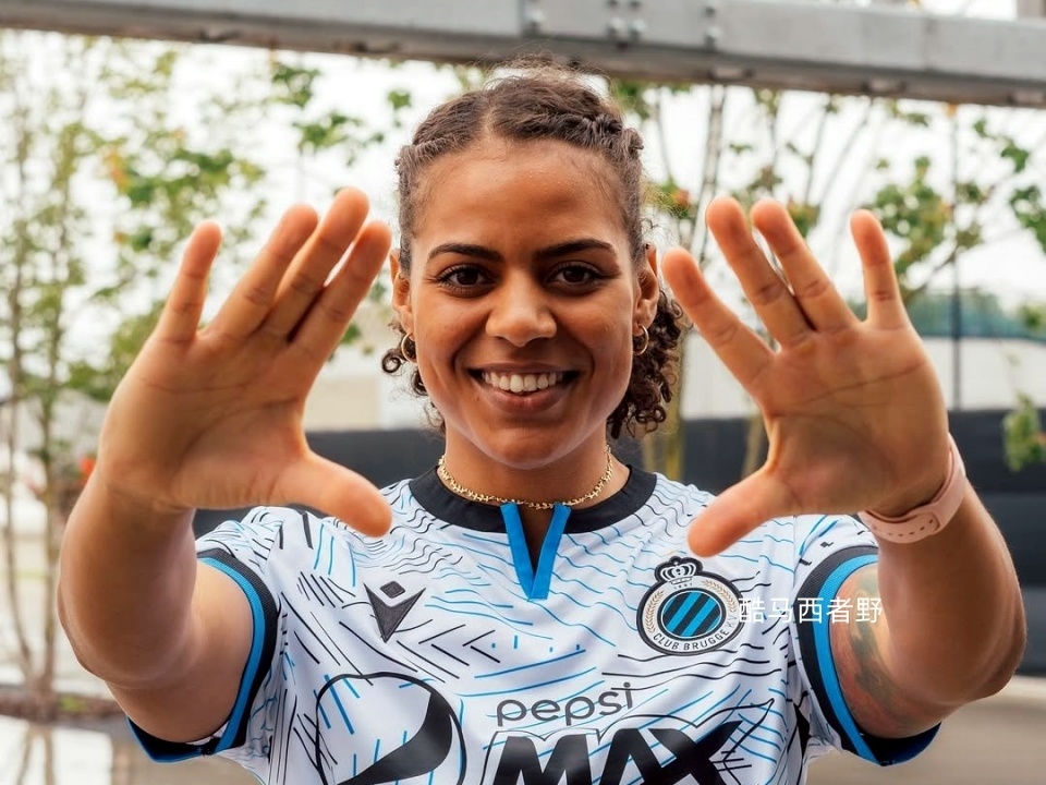 江苏女足在比赛中表现抢眼，成功夺得胜利