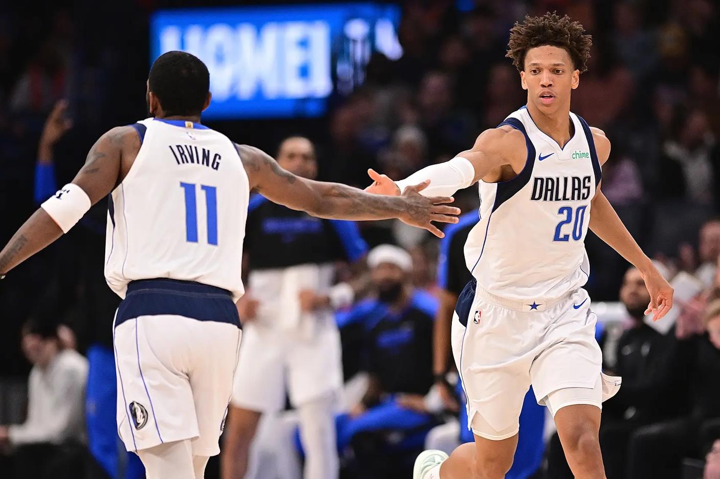 火箭擒马刺：保罗压哨三分激战胜利的简单介绍