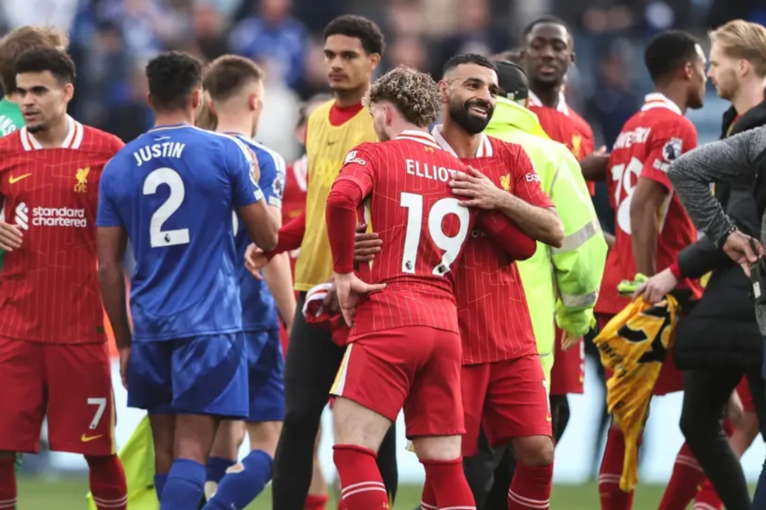 格莱米奥队与利物浦队战成平局,险胜晋级 格莱米奥队与利物浦队战成平局,险胜晋级