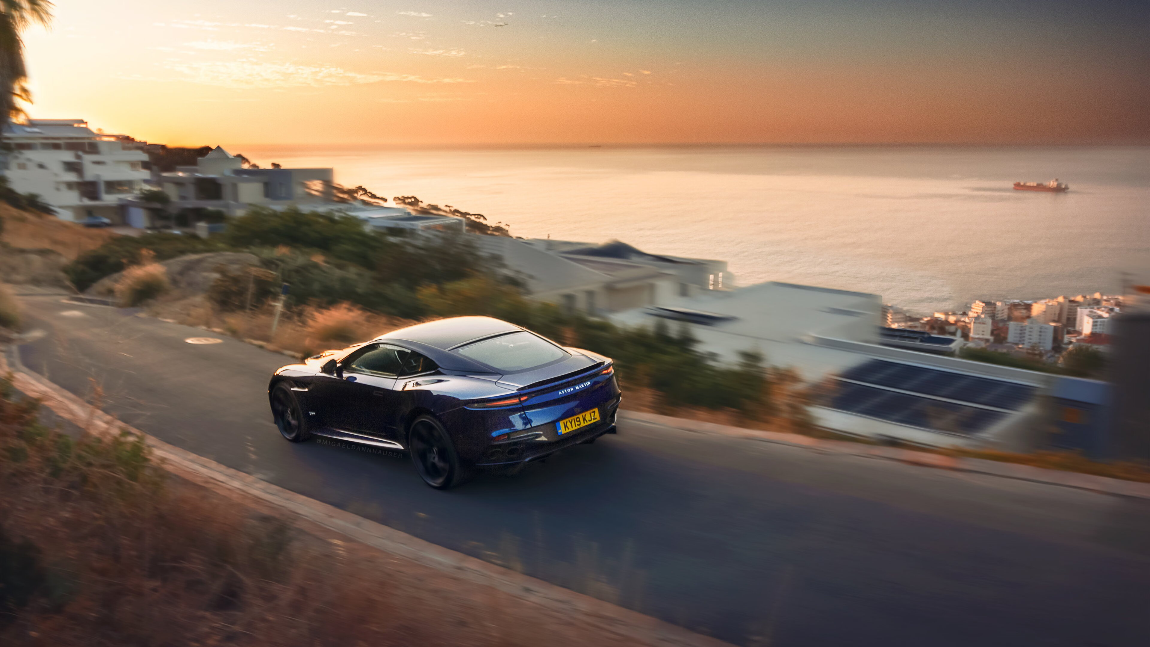 赛道主宰，卡瓦哈尔在F1新赛季揭幕战之夜的统治性表演